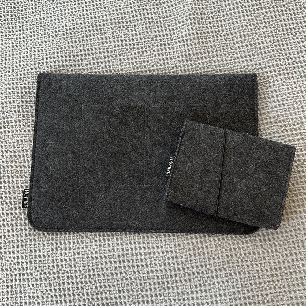 NWOT Homiee Felt Tablet Case - Dark Grey - Picture 5 of 8